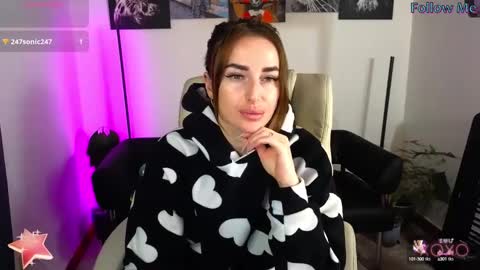 Adriana online show from March 11, 2025, 4:32 am