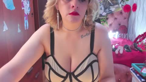 Snapshot of adriiana_fox_ chatting on February 25, 2025, 10:07 pm adriiana_fox_ online show from February 25, 2025, 10:07 pm