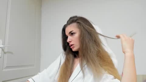 adventurina online show from November 19, 2025, 12:27 pm