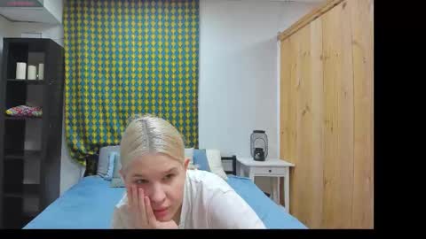 aeiris_xo online show from February 27, 2026, 9:20 am