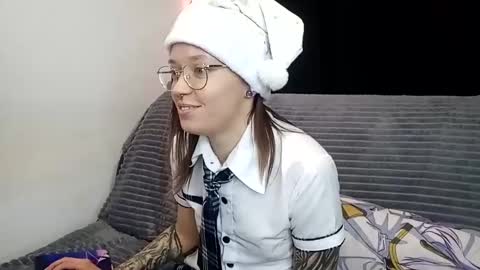 Snapshot of aelita_night chatting on December 24, 2024, 2:54 pm aelita_night online show from December 24, 2024, 2:54 pm