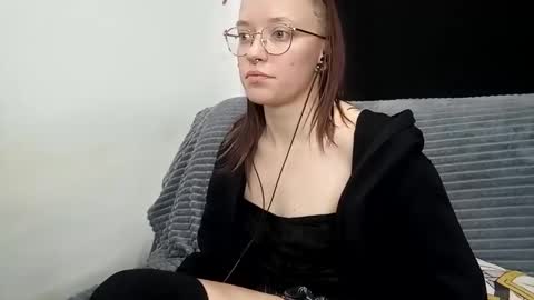 Snapshot of aelita_night chatting on January 10, 2025, 9:31 pm aelita_night online show from January 10, 2025, 9:31 pm