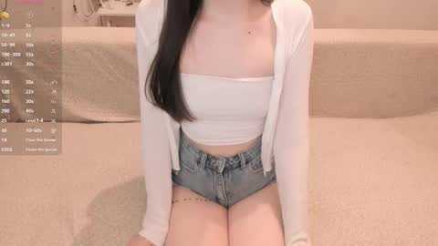 Emi online show from October 19, 2025, 12:39 pm