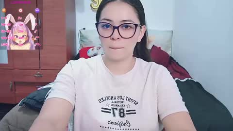 Snapshot of aeseelia chatting on June 8, 2026, 12:03 am lia online show from June 8, 2026, 12:03 am