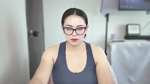 Snapshot of aeseelia chatting on June 23, 2026, 3:54 pm lia online show from June 23, 2026, 3:54 pm