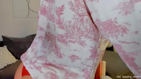 Naomi My instagram account - teasing naomi online show from December 17, 2025, 3:45 am