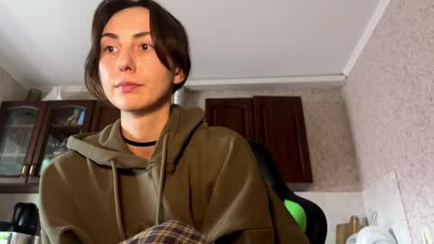 Snapshot of aevra chatting on February 12, 2025, 10:15 pm vegans taste better online show from February 12, 2025, 10:15 pm