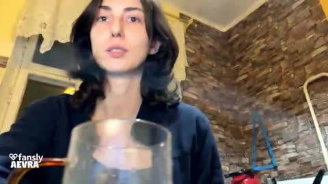 Snapshot of aevra chatting on December 3, 2025, 7:12 pm vegans taste better online show from December 3, 2025, 7:12 pm