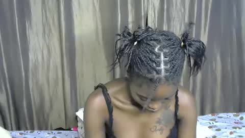 africana_slimqueen online show from May 13, 2026, 6:05 pm