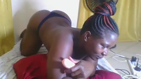 Snapshot of africanbeauty4 chatting on September 25, 2025, 6:44 pm ELIZABETH online show from September 25, 2025, 6:44 pm