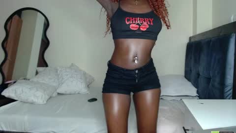 Mia online show from March 28, 2026, 2:00 am