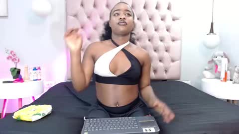 Snapshot of afrika_evanss chatting on November 14, 2025, 2:27 pm Call me Afrika online show from November 14, 2025, 2:27 pm