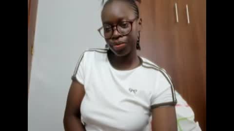 Leah online show from December 6, 2024, 9:43 am