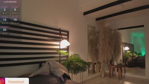 Emma online show from December 10, 2024, 1:11 am