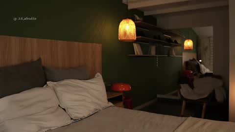 Emma online show from November 16, 2025, 1:55 am