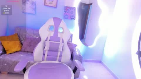 afrodita_rouss online show from March 18, 2026, 12:14 am