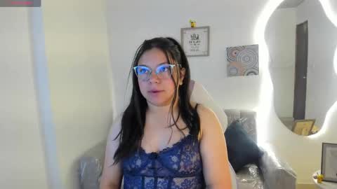 afrodita_rouss online show from April 12, 2026, 8:25 pm