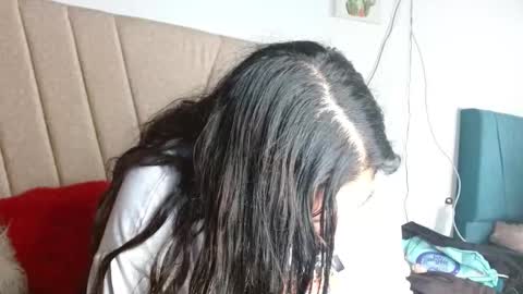 Afrodita Booms online show from November 12, 2025, 7:57 pm