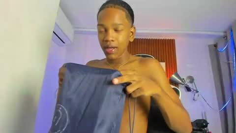 Snapshot of afrowayuu chatting on June 22, 2026, 11:07 am afrowayuu online show from June 22, 2026, 11:07 am