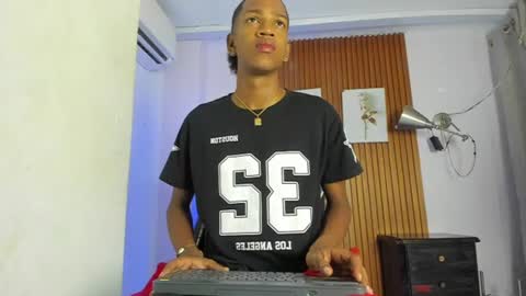 Snapshot of afrowayuu chatting on June 24, 2026, 11:20 am afrowayuu online show from June 24, 2026, 11:20 am