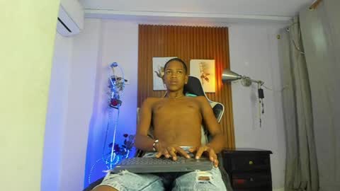 Snapshot of afrowayuu chatting on June 29, 2026, 11:10 am afrowayuu online show from June 29, 2026, 11:10 am
