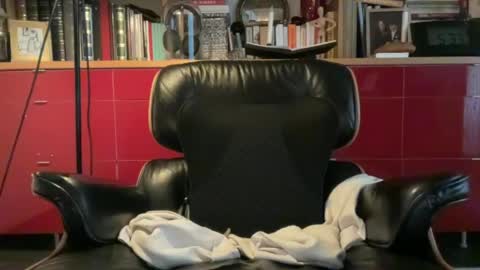 aftermidnightxx online show from June 22, 2026, 3:25 am