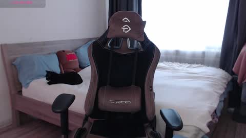 Eva online show from December 9, 2024, 7:06 am