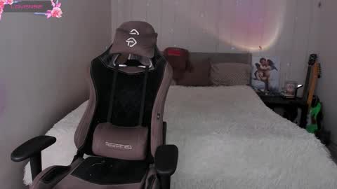 Eva online show from December 5, 2025, 7:50 am