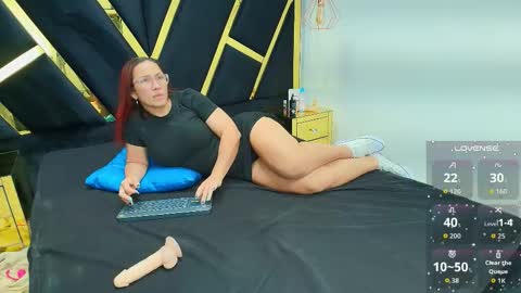 Snapshot of agatha_fit chatting on March 15, 2026, 12:44 pm AGATHA online show from March 15, 2026, 12:44 pm