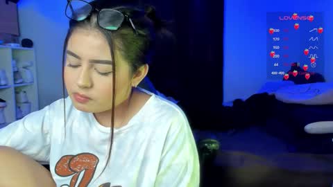 Cat online show from October 16, 2025, 5:52 am