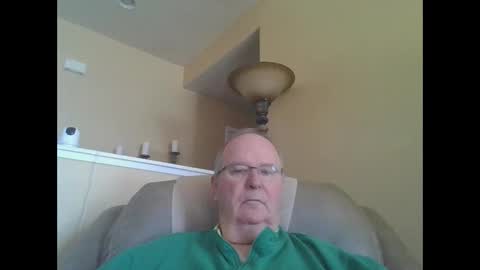 Snapshot of agedscotch chatting on January 9, 2025, 7:18 pm agedscotch online show from January 9, 2025, 7:18 pm