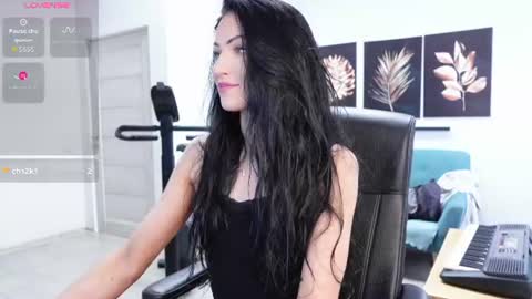 Snapshot of agelina_summer chatting on June 17, 2026, 9:12 am Agelina Lilly Laura online show from June 17, 2026, 9:12 am