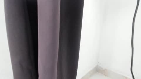 agnes_jones online show from November 11, 2025, 9:04 pm