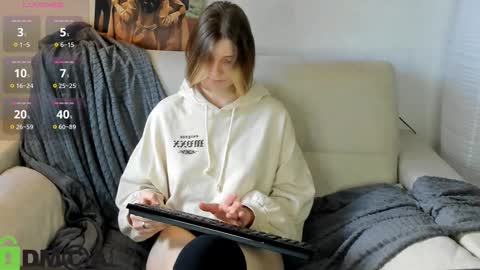 Agnes online show from September 18, 2025, 7:54 am