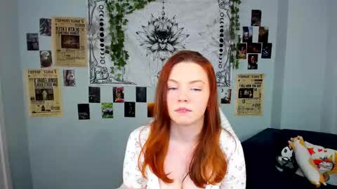 Agnia White online show from November 21, 2025, 11:09 am