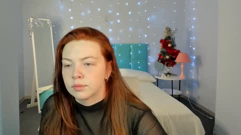 Agnia White online show from December 2, 2025, 3:23 am