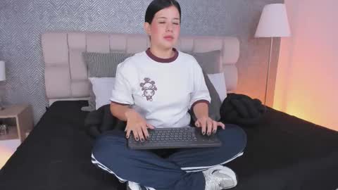 Ahmara  online show from February 18, 2026, 11:39 am