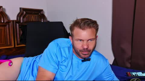 Snapshot of ahardman10 chatting on June 11, 2026, 2:00 am Blue Eyed Handsome Man online show from June 11, 2026, 2:00 am