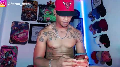 Snapshot of aharon_sexo1 chatting on January 12, 2025, 10:56 am Aharon Zamora online show from January 12, 2025, 10:56 am