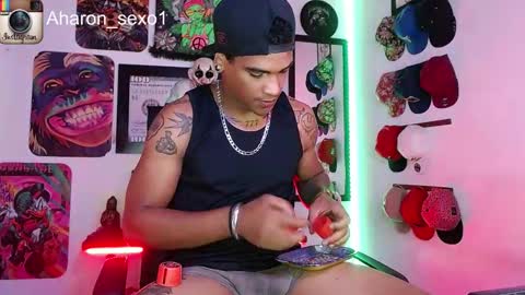 Snapshot of aharon_sexo1 chatting on January 19, 2025, 2:47 am Aharon Zamora online show from January 19, 2025, 2:47 am
