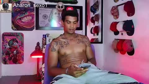 Snapshot of aharon_sexo1 chatting on January 27, 2025, 2:10 am Aharon Zamora online show from January 27, 2025, 2:10 am
