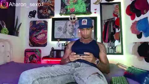 Snapshot of aharon_sexo1 chatting on March 5, 2025, 10:21 pm Aharon Zamora online show from March 5, 2025, 10:21 pm