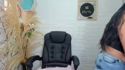 Snapshot of ahisha09 chatting on January 27, 2025, 7:13 pm Ahisha online show from January 27, 2025, 7:13 pm