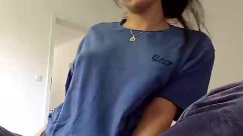 Selena online show from September 22, 2025, 12:40 pm