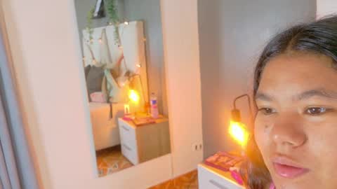 AHSLY online show from April 10, 2026, 11:37 am