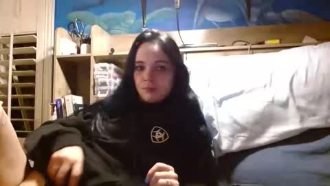 Kat online show from March 25, 2026, 2:39 am