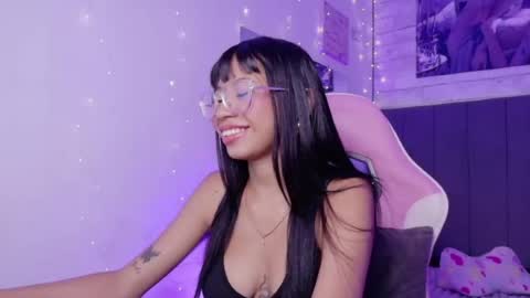Snapshot of aida_mom chatting on June 26, 2026, 1:21 am Aida online show from June 26, 2026, 1:21 am