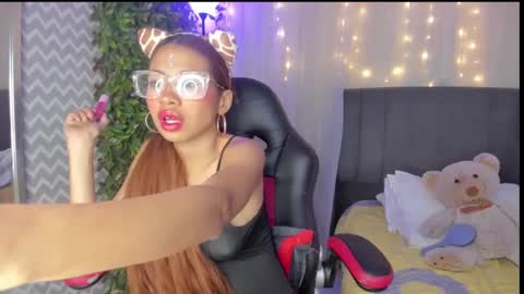 Snapshot of aida_princess chatting on March 6, 2025, 4:41 am Aida online show from March 6, 2025, 4:41 am