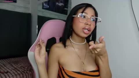 Snapshot of aida_princess chatting on October 19, 2025, 11:16 pm Aida online show from October 19, 2025, 11:16 pm