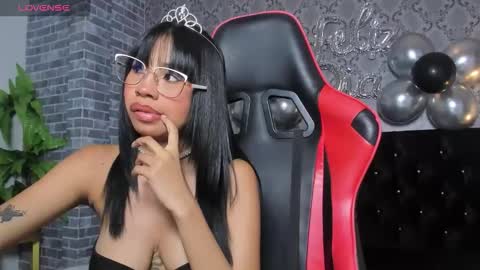 Snapshot of aida_princess chatting on November 15, 2025, 12:30 am Aida online show from November 15, 2025, 12:30 am